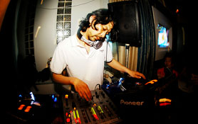 REAL GROOVES Vol.11 feat. STEVE BUG