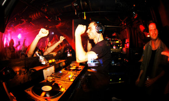 REAL GROOVES Vol.11 feat. STEVE BUG