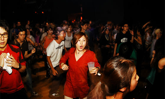 endless flight feat. M.A.N.D.Y.