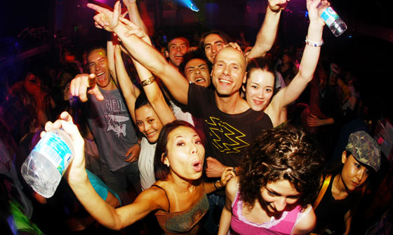 DIG DEEPER feat. DANNY HOWELLS 