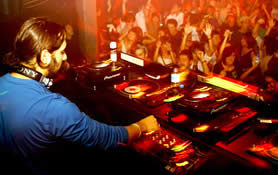 YOSHITOSHI presents DEEP DISH