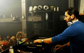 YOSHITOSHI presents DEEP DISH