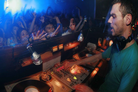 REAL GROOVES VOLUME 16 feat. STEVE BUG, GUIDO SCHNEIDER @ SPACE LAB YELLOW, TOKYO 