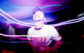 deAthdisko feat. DAMIAN LAZARUS