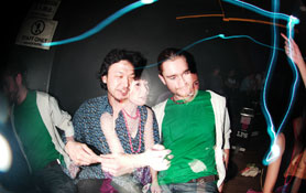 deAthdisko feat. DAMIAN LAZARUS