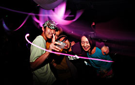 deAthdisko feat. DAMIAN LAZARUS