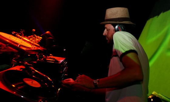 Crosspoint feat. Garth