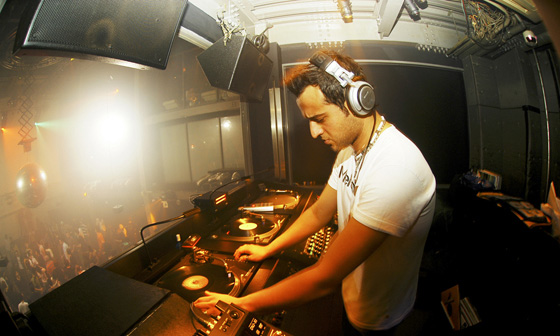 Robert Travis_DJ Hada