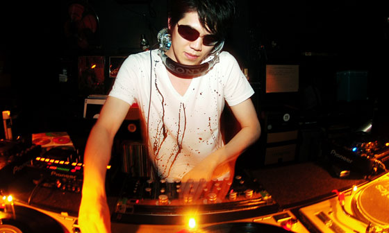 MUSeUM feat. QUENTIN HARRIS