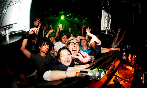 MUSeUM feat. QUENTIN HARRIS