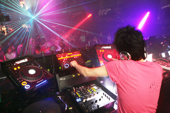 AUDIOVISUAL feat. ADDICTIVE TV @ WOMB, TOKYO