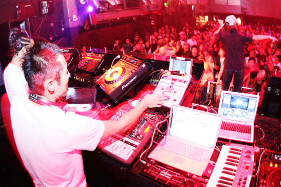 AUDIOVISUAL feat. ADDICTIVE TV @ WOMB, TOKYO