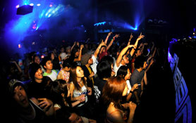 STERNE feat HARDFLOOR, TAKYUU ISHINO, TEN