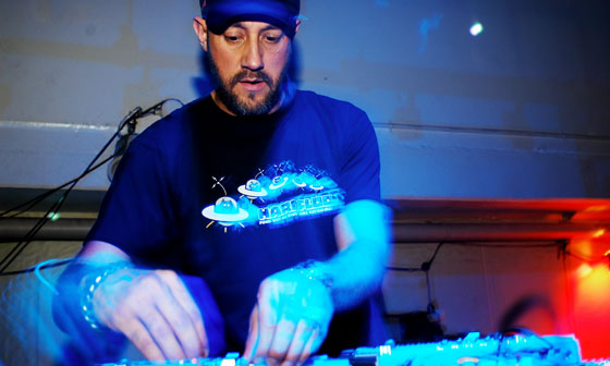 STERNE feat HARDFLOOR, TAKYUU ISHINO, TEN