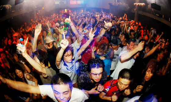 STERNE feat HARDFLOOR, TAKYUU ISHINO, TEN