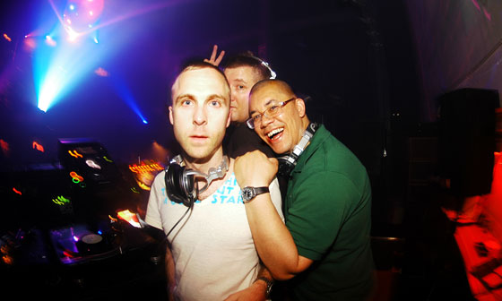 MAKESHIFT FEELGOOD feat. X-PRESS 2