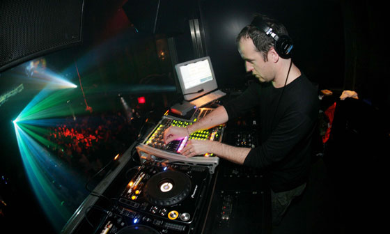 FUNDACION feat Sasha & Osamu M