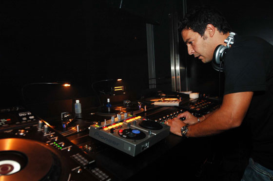 DJ Vibe