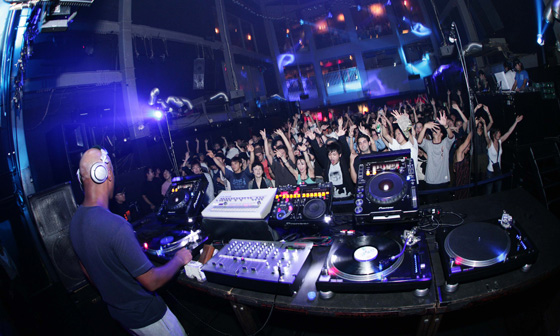 JEFF MILLS WEEKLY RESIDENCY 2006 