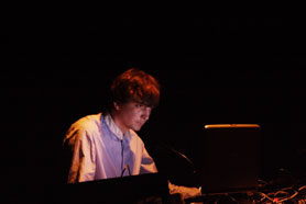 kompakt night Crowds