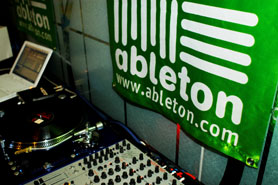 IRIZO feat JOHN ACQUAVIVA