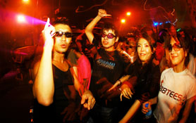 DIG DEEPER feat. DANNY HOWELLS 