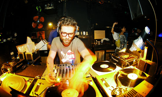 REAL GROOVES VOL 6@ YELLOW