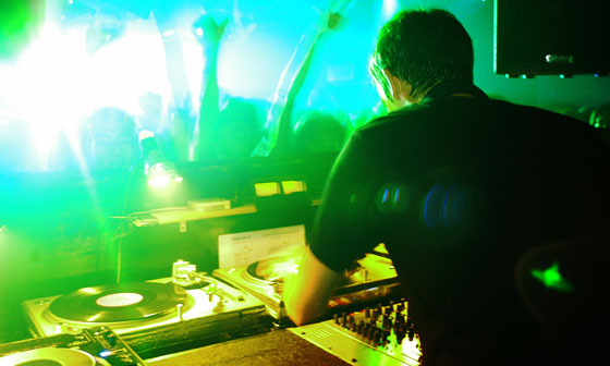 REAL GROOVES VOL 6 @ YELLOW