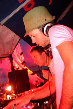 dancetreia SAZA*E & LIVE&BAR 11presents SAZA*E LOVE GROOVE BEACH PARTY  @ SUMA BEACH, OSAKA 