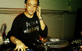 DJ AKi