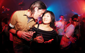 Nick Warren @ WOMB Crowd