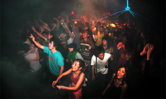 Nick Warren @ WOMB Crowd