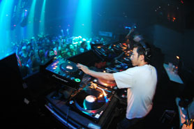 ageHa 4th ANNIVERSARY #04 feat. EMMA & SATOSHI TOMIIE