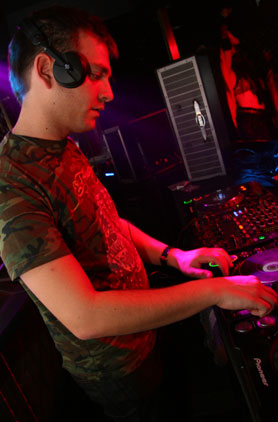 SVEN VATH IN THE MIX - THE SOUND OF THE SEVENTH SEASON WORLD TOUR @ WOMB