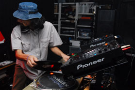 ANDOMAT3000 JAPAN TOUR @ COLORS STUDIO, TOKYO