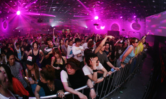 Renaissance @ CLUB PHAZON