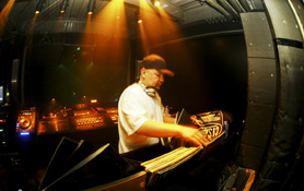 Robert Travis_DJ Hada