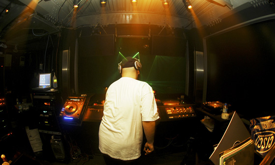 Robert Travis_DJ Hada