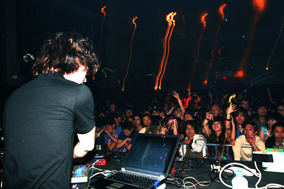 INNERVISIONS feat. NATHAN FAKE @ WOMB, TOKYO