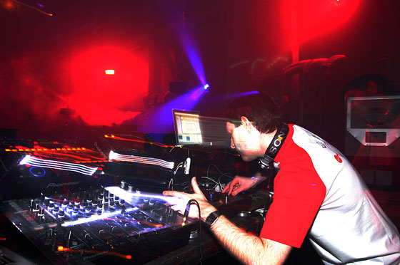 INNERVISIONS feat. NATHAN FAKE @ WOMB, TOKYO