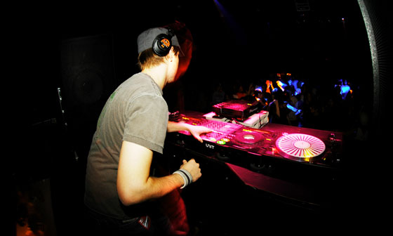 SUBMERGE feat LUKE FAIR