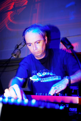 STERNE feat HARDFLOOR, TAKYUU ISHINO, TEN