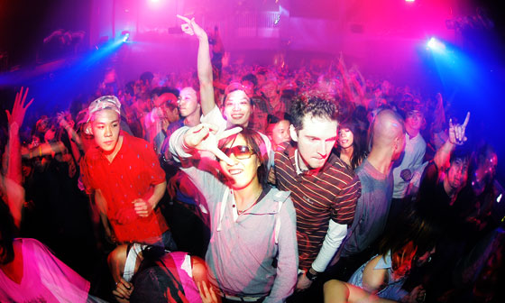 MAKESHIFT FEELGOOD feat. X-PRESS 2