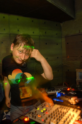 IDEASOLUTION feat. GEBR. TEICHMANN